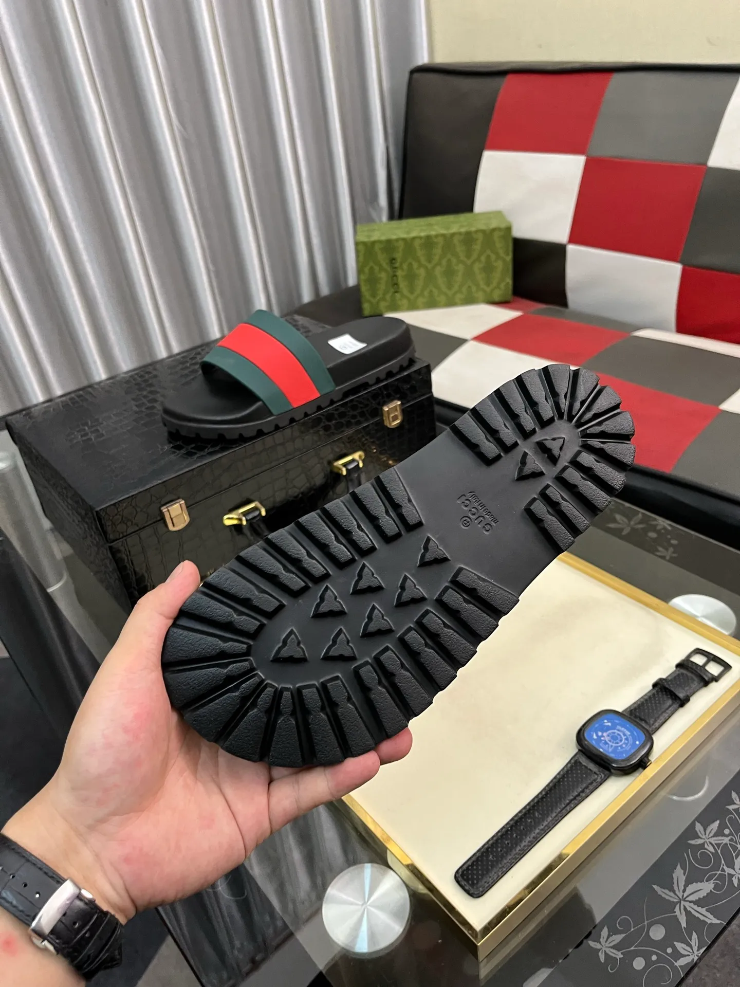 Men's men's shoes💰260⌚️⌚️ＧＵＣＣＩ.Gucci.Official website 1:1 popular slippers hot sale! Original original material 🩴 SIZE: 38-46 (45.46 non-refundable)